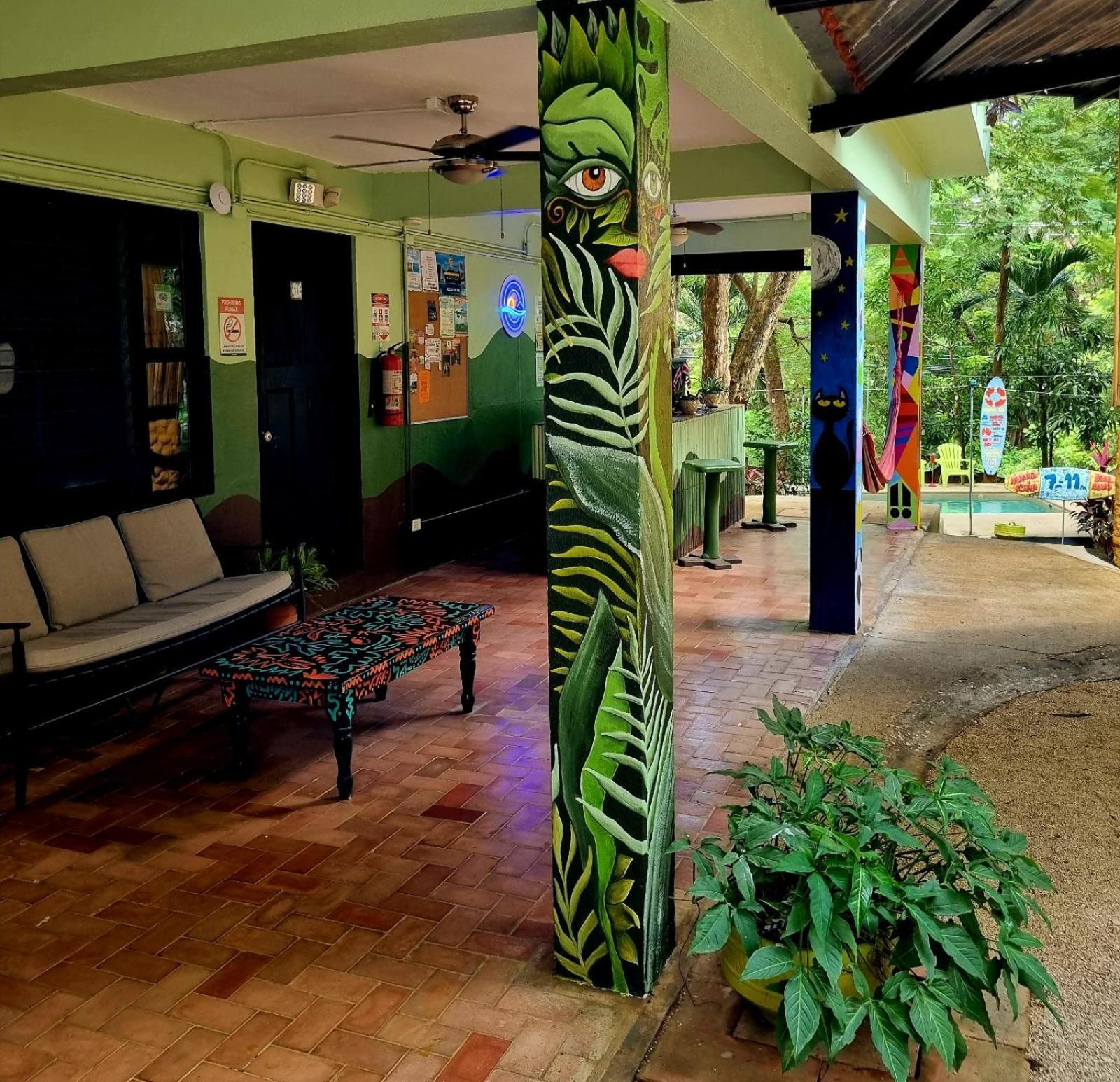 Casa Pura Vida Surf Hostel - Tamarindo Costa Rica エクステリア 写真