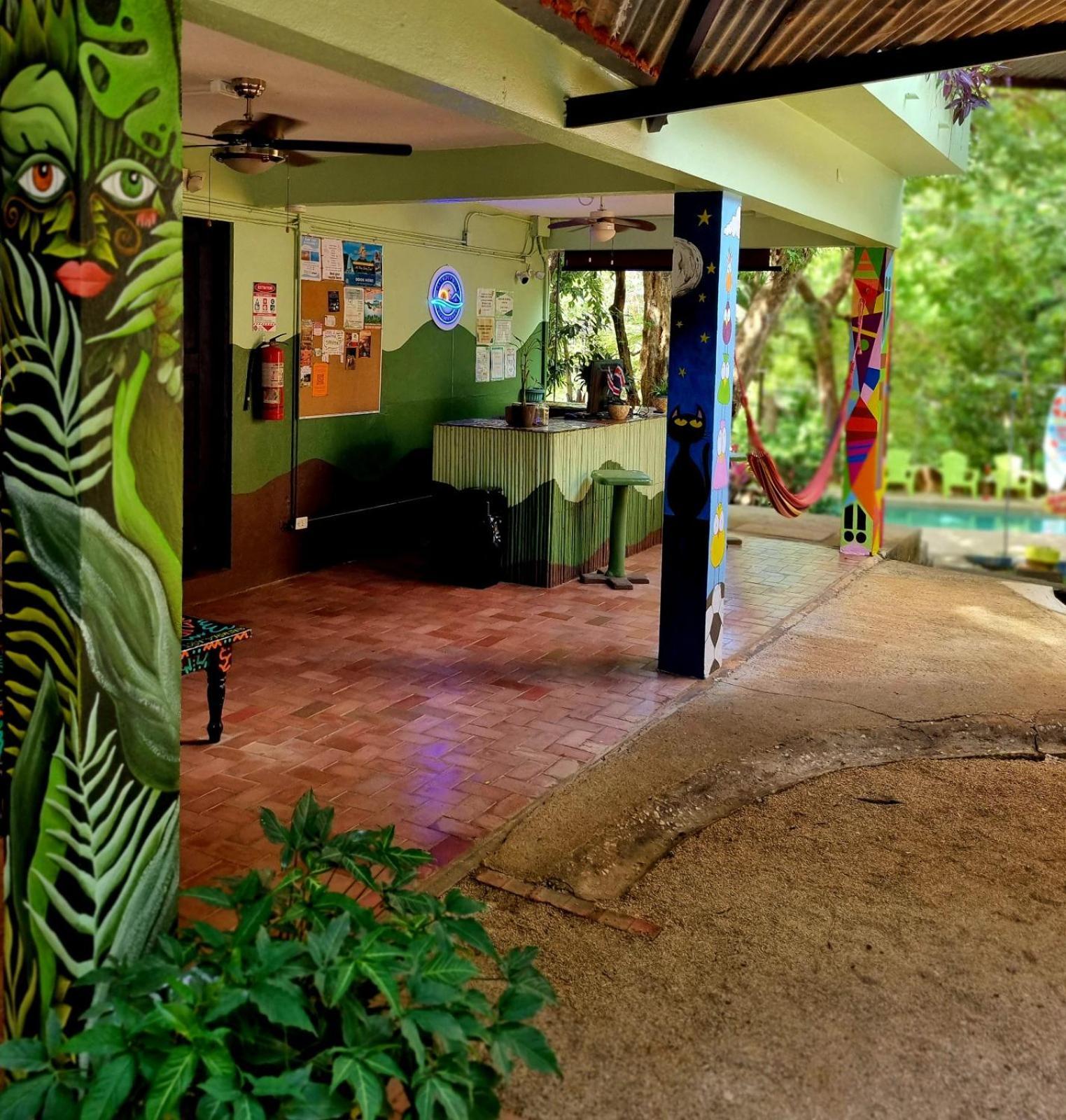 Casa Pura Vida Surf Hostel - Tamarindo Costa Rica エクステリア 写真