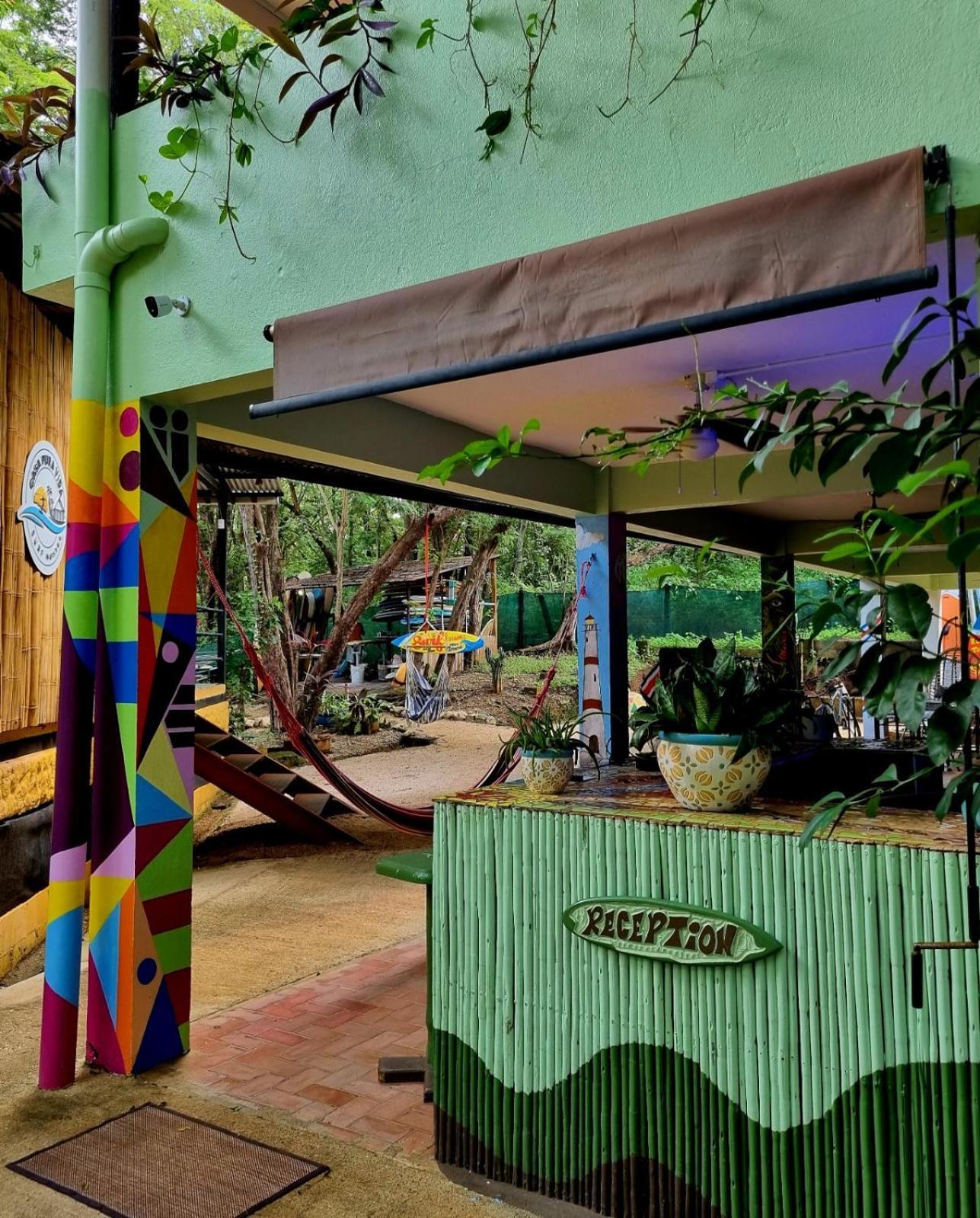 Casa Pura Vida Surf Hostel - Tamarindo Costa Rica エクステリア 写真