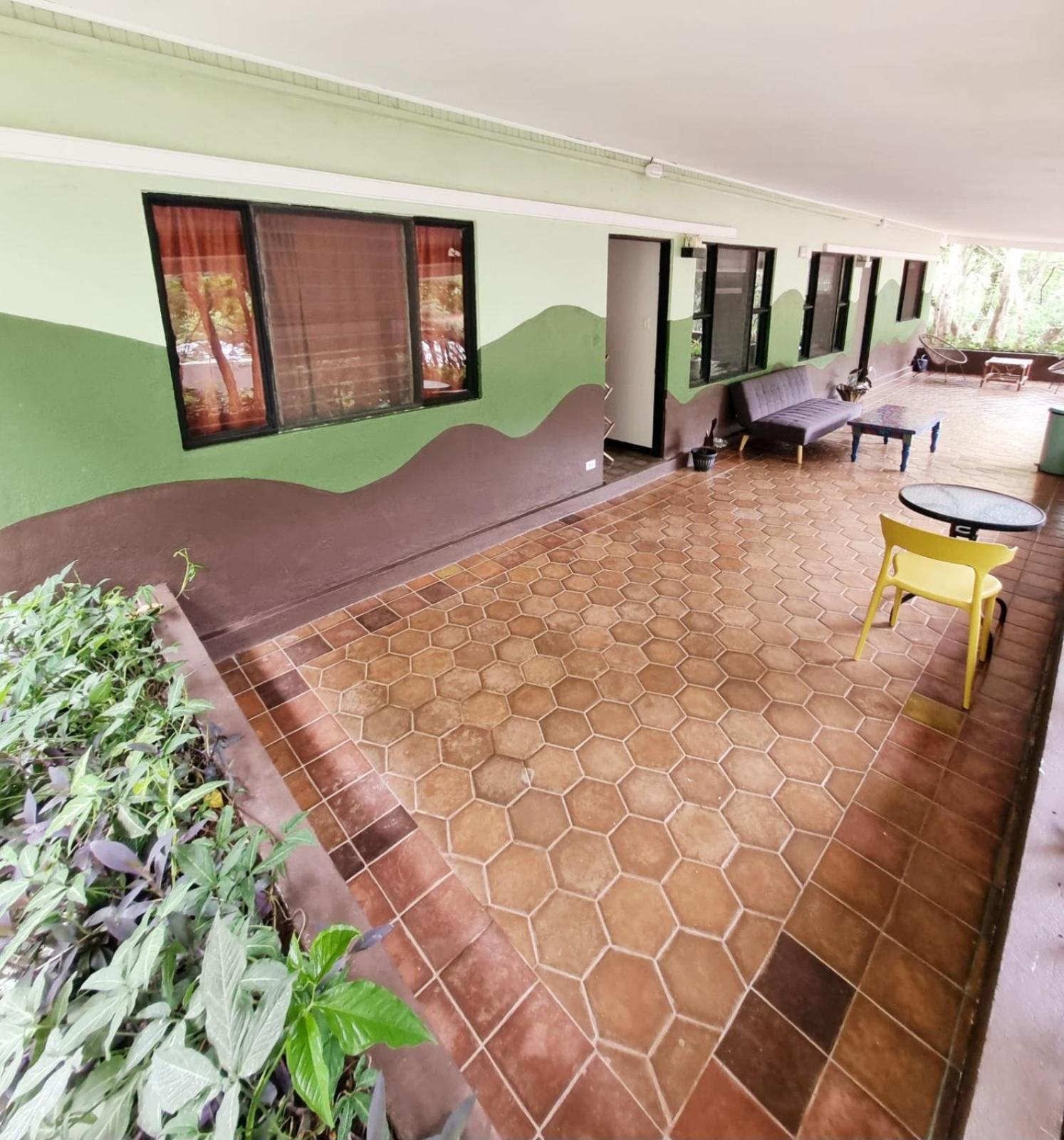 Casa Pura Vida Surf Hostel - Tamarindo Costa Rica エクステリア 写真