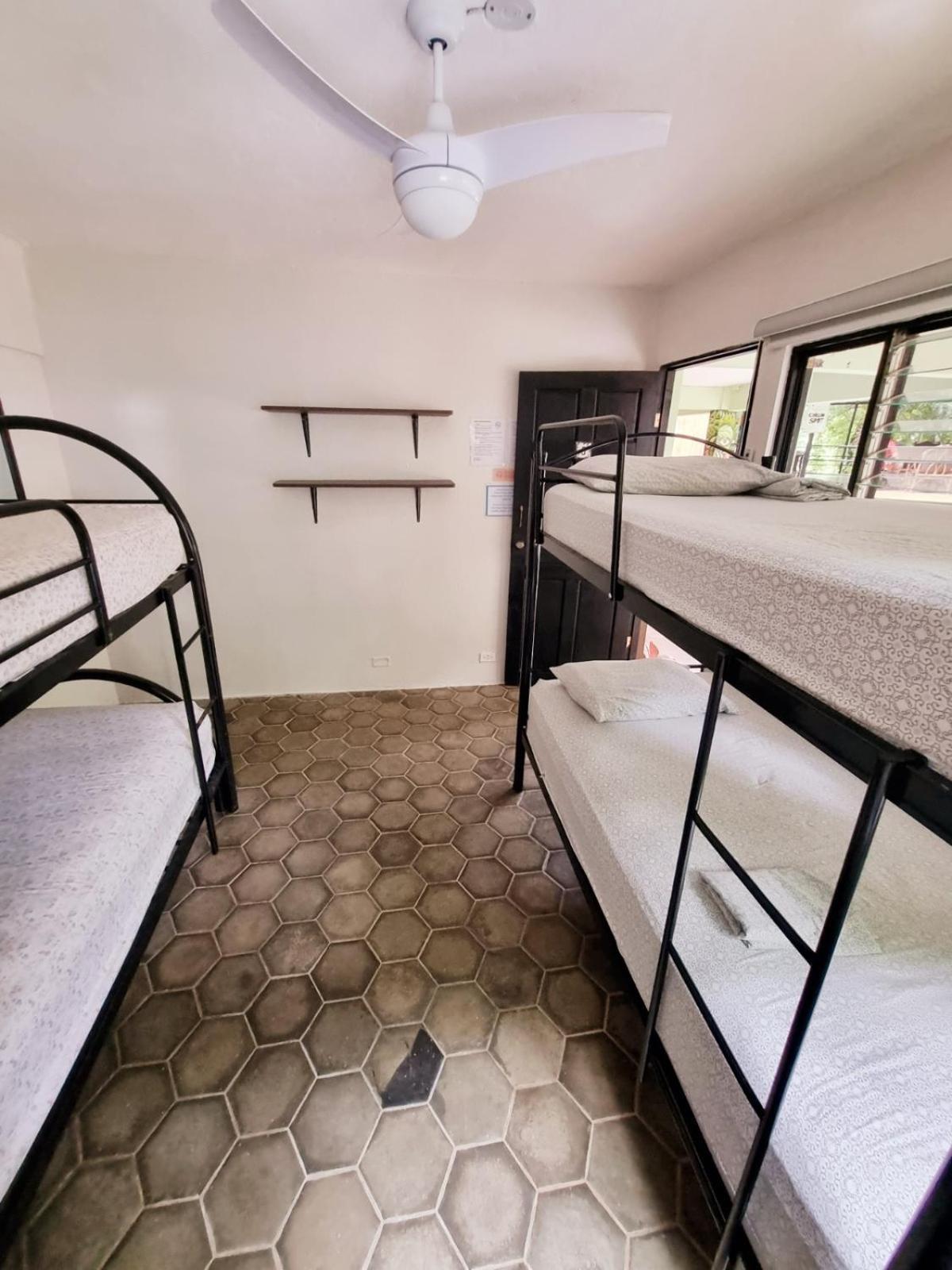Casa Pura Vida Surf Hostel - Tamarindo Costa Rica エクステリア 写真