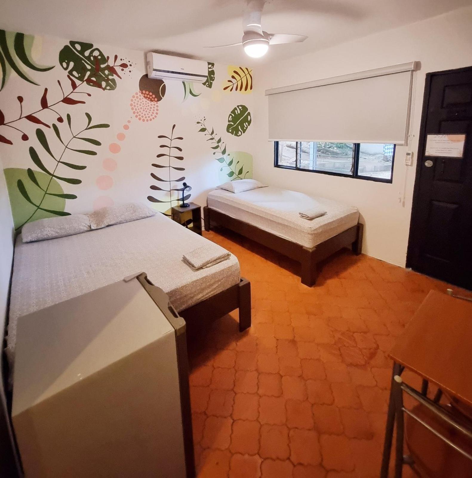 Casa Pura Vida Surf Hostel - Tamarindo Costa Rica エクステリア 写真