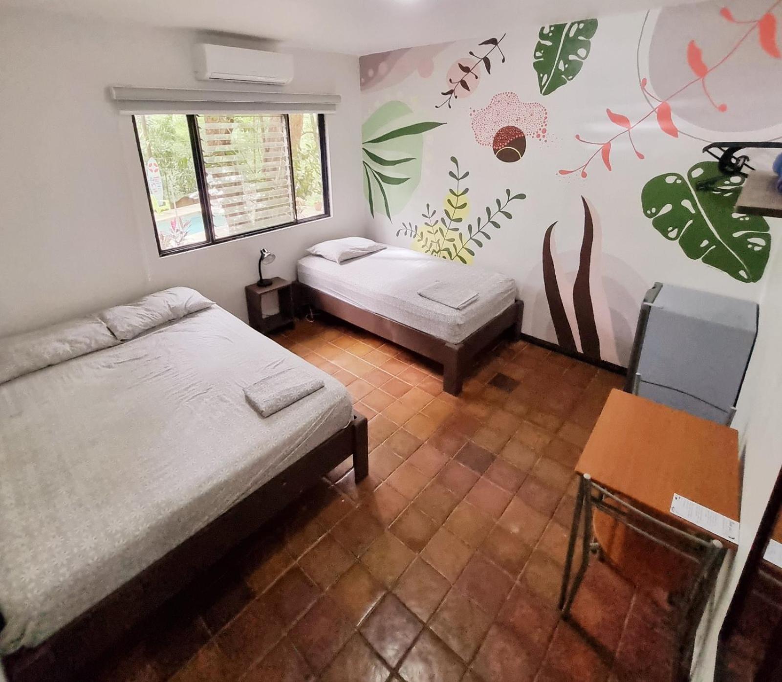 Casa Pura Vida Surf Hostel - Tamarindo Costa Rica エクステリア 写真