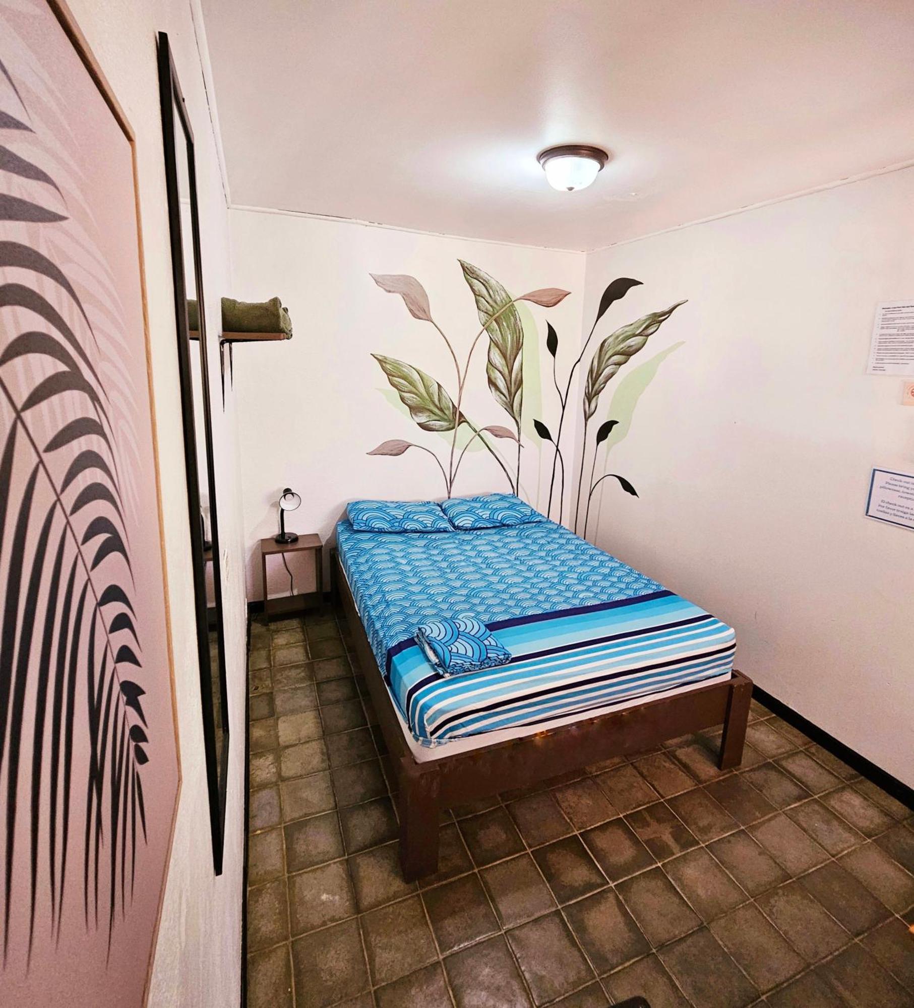 Casa Pura Vida Surf Hostel - Tamarindo Costa Rica エクステリア 写真